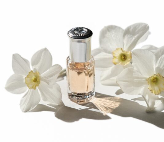 Subtil parfum durable : pourquoi choisir les huiles de parfum